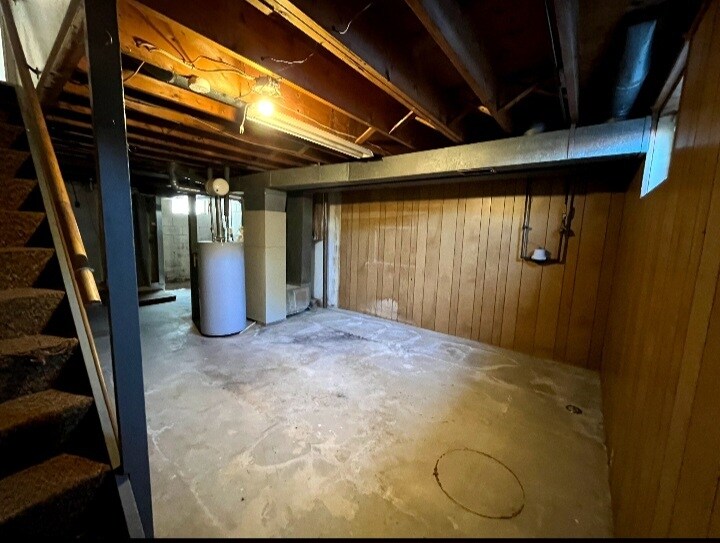 Building Photo - 1390 Lincoln Dr