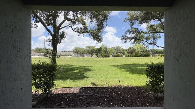 Building Photo - 3042 Grandiflora Dr