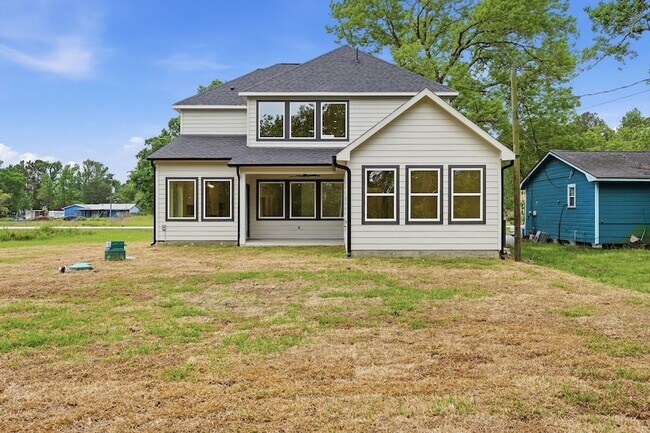 Building Photo - 210 Big Deer Dr