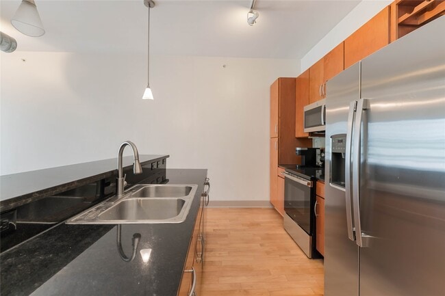 Building Photo - 1901 Post Oak Blvd