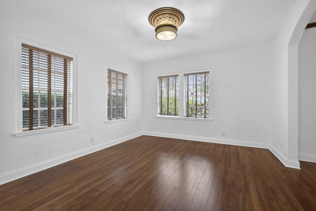 Building Photo - 616 Upland Rd