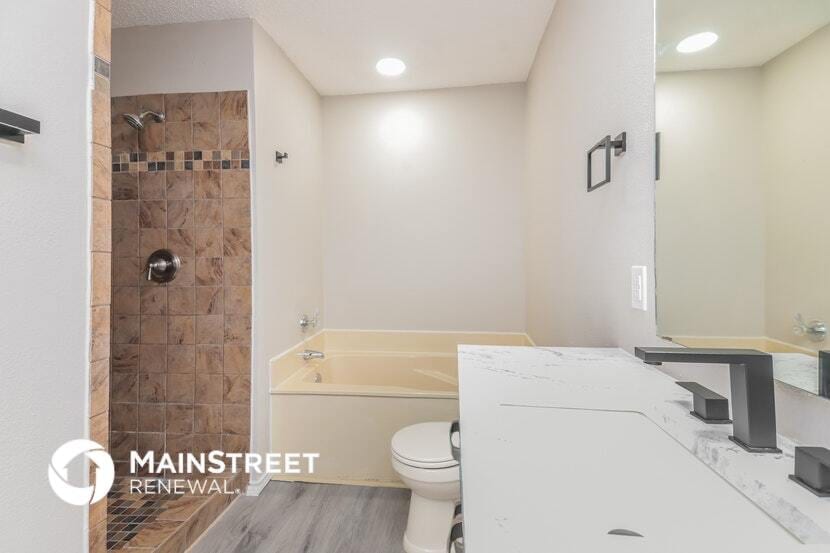 Building Photo - 6228 Los Altos Dr