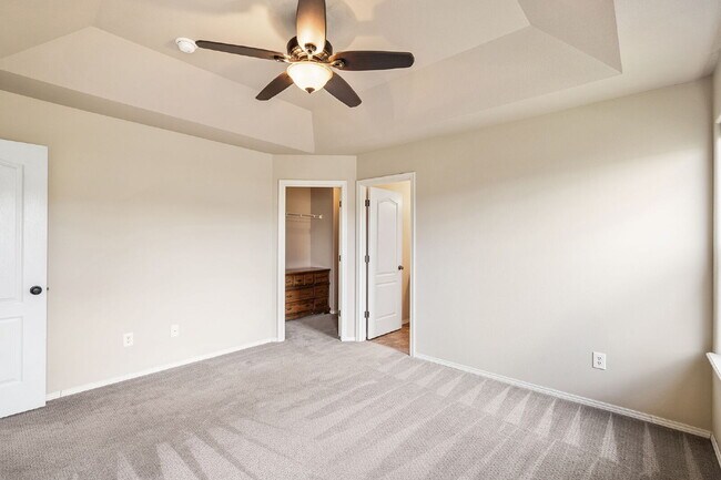 Building Photo - Spacious 3 Bed Home in Southeast Bend