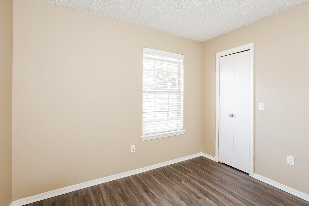 Building Photo - 501 Ramblin Oaks Dr