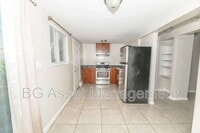 Building Photo - 1723 Bayo Vis