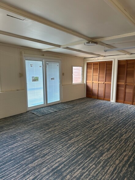 Building Photo - 373 Waiale Rd