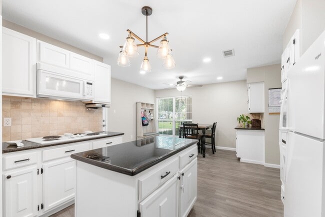 Building Photo - 4914 Tain Dr