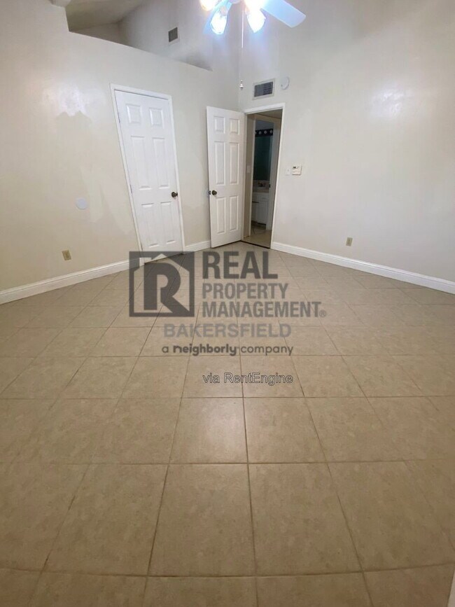 Building Photo - 7708 Okanagan Ct