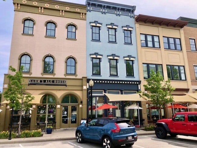 Building Photo - Beautiful 3 Bed Townhome In the Heart Of Village Of West Clay!