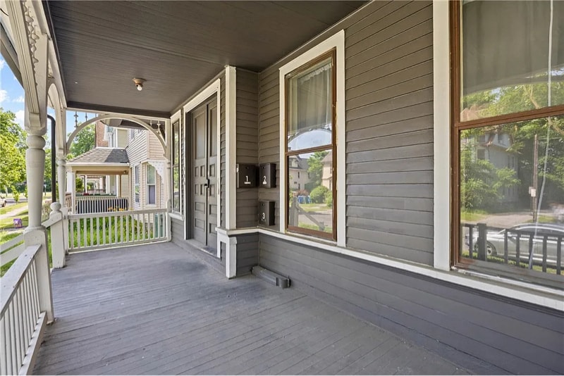 Building Photo - 469 Alexander St