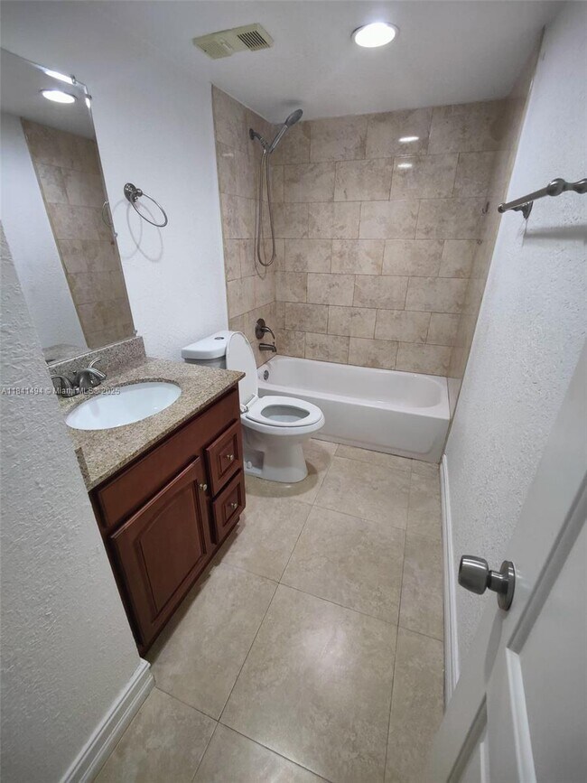 Building Photo - 616 Executive Center Dr