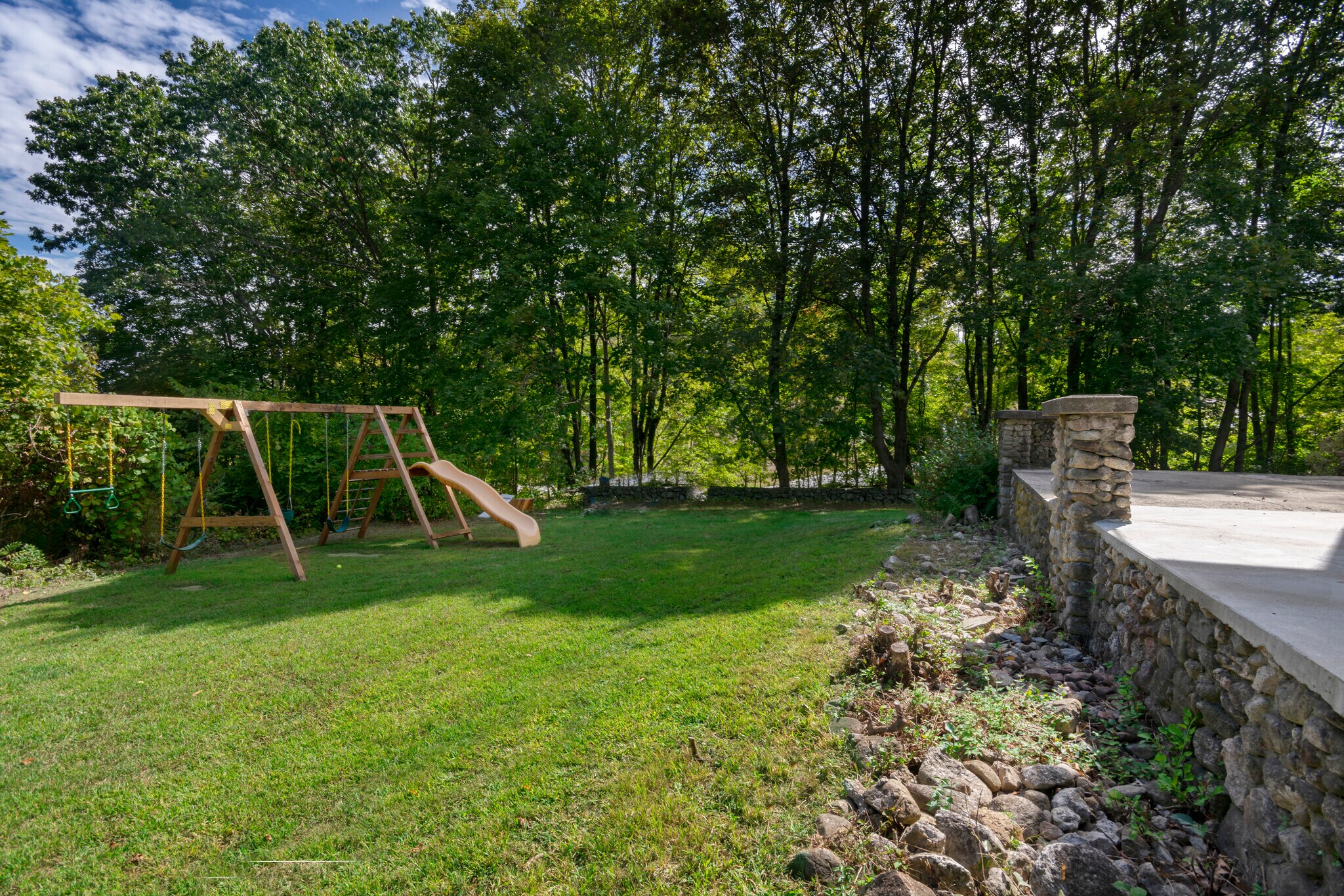 Building Photo - 71 New Boston Rd