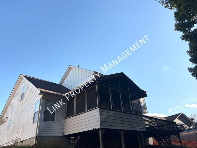 Building Photo - Beautiful 4-Bedroom Home in Desirable Harrison Location – Minutes from Volkswagen Plant!