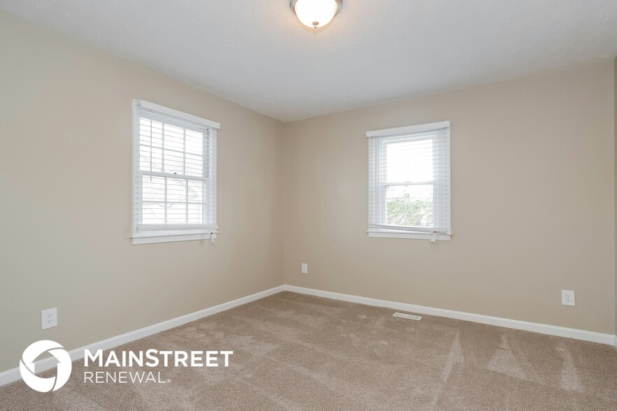 Building Photo - 5093 Lakewood Way