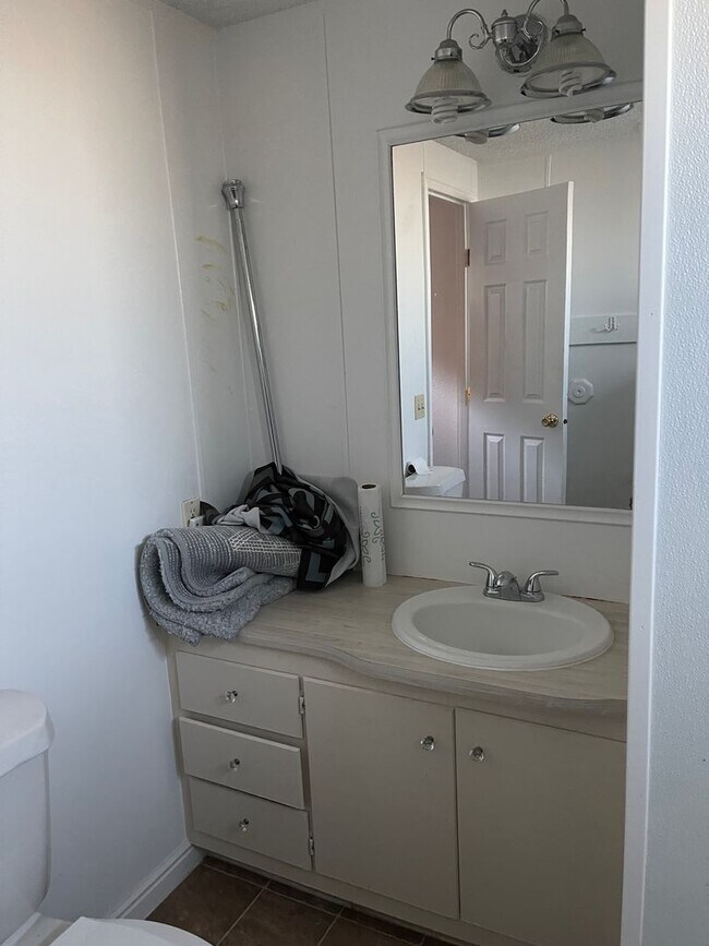 Building Photo - 3 bedroom 2 bath South Fork Reservoir rental