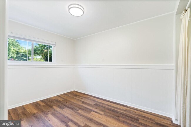 Building Photo - 6610 Bowie Dr