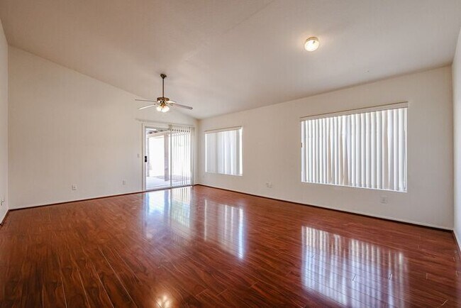 Building Photo - Charming 3-bedroom, 2-bathroom home locate...