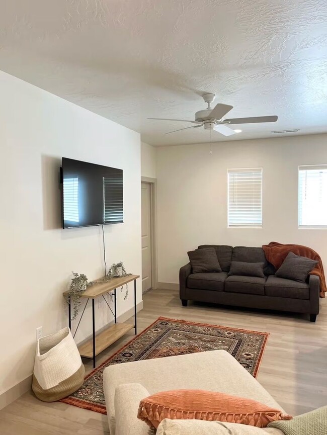 Building Photo - 960 Heritage Dr