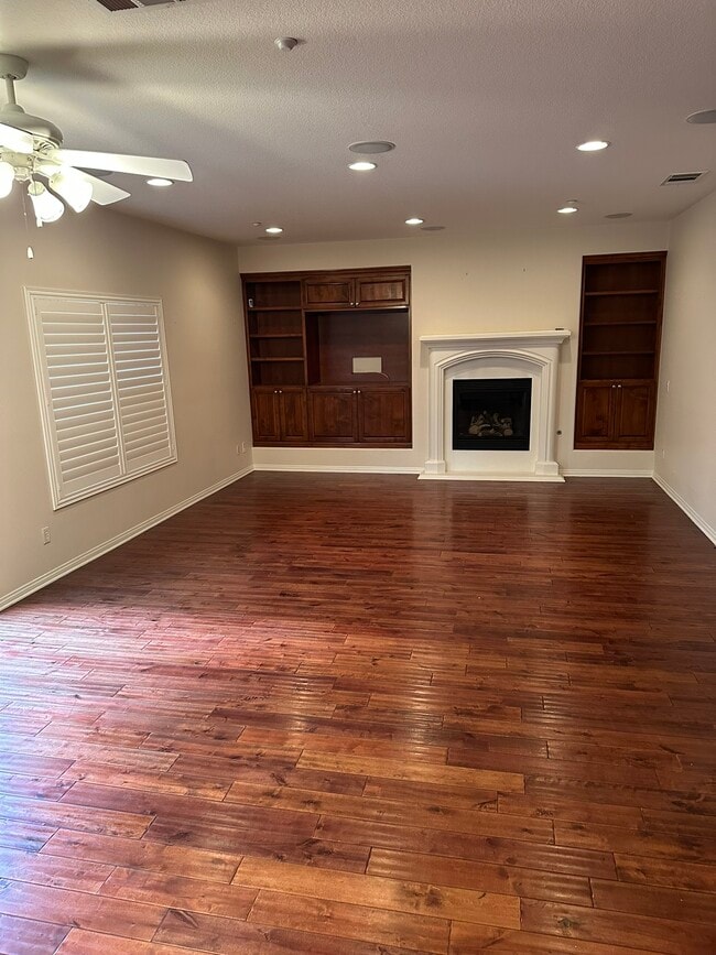 Building Photo - 16275 Summerset Street