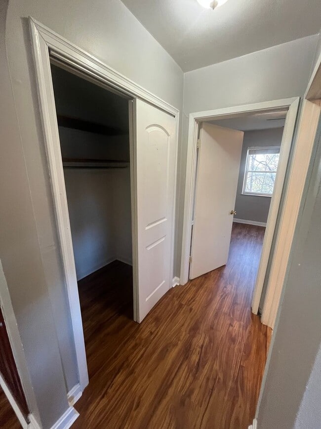 Building Photo - 10915 Main St