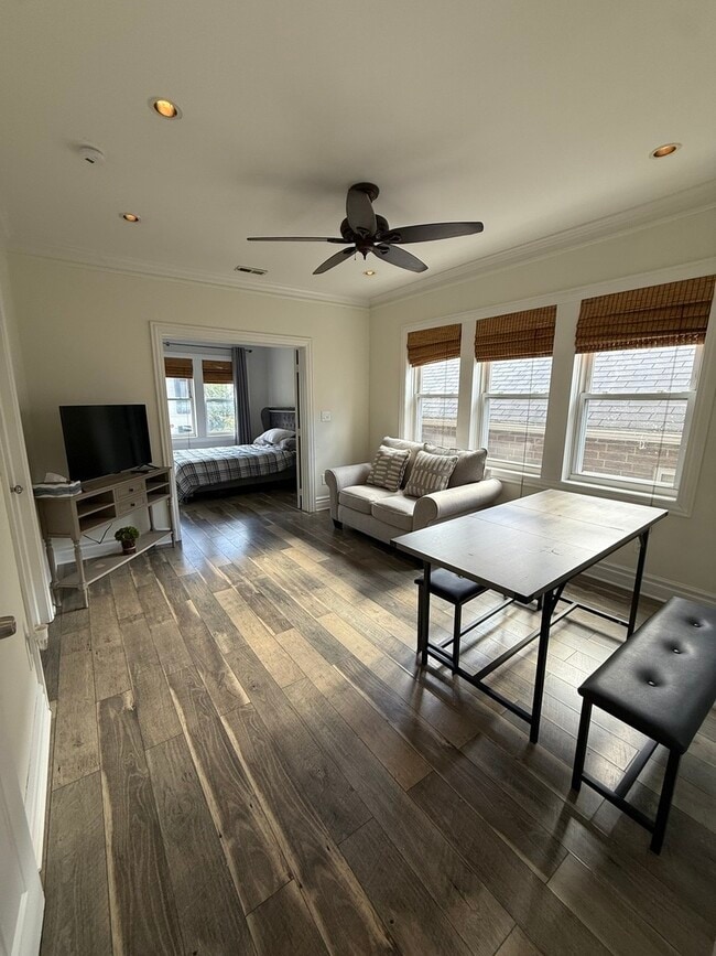 Building Photo - 720 N Elizabeth St