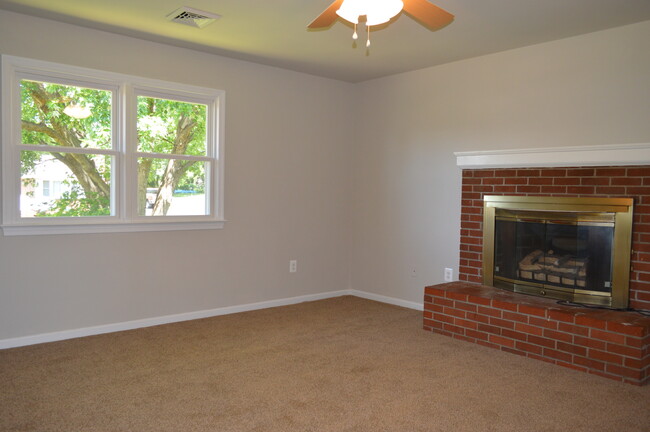 Building Photo - 3 Bedroom Home in Culpeper