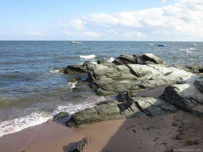 Building Photo - 181 Kings Hwy