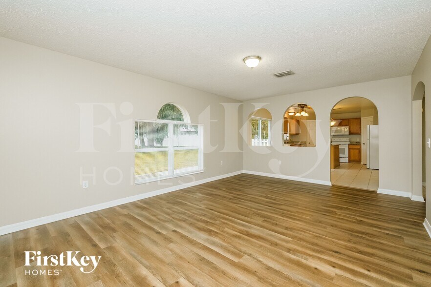 Building Photo - 6430 Gondola Dr