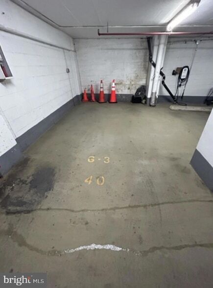 Building Photo - 4550 N Park Ave