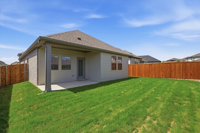Building Photo - 508 Green Grass Dr