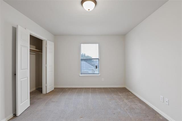 Building Photo - 628 Daisy Dr