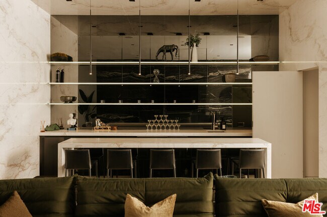 Building Photo - 1536 Blue Jay Way