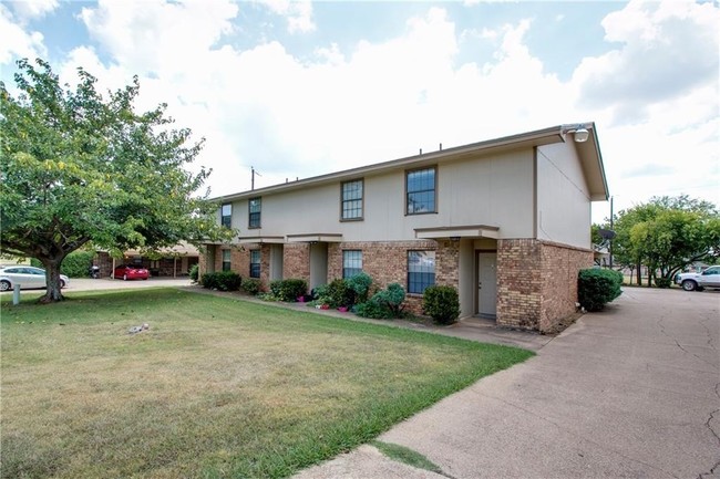 404 Amber Ln - 404 Amber Ln Crowley TX 76036 | Apartment Finder