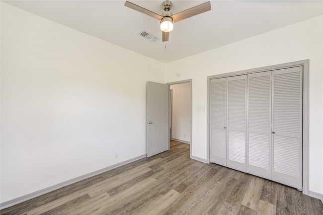 Building Photo - 7109 Kari Ln