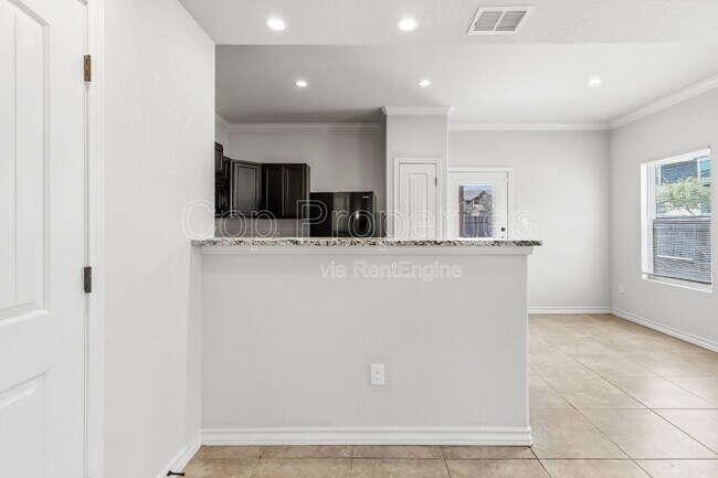 Building Photo - 7010 Donovan Wy
