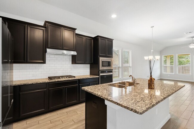 Building Photo - 2033 Market Trl