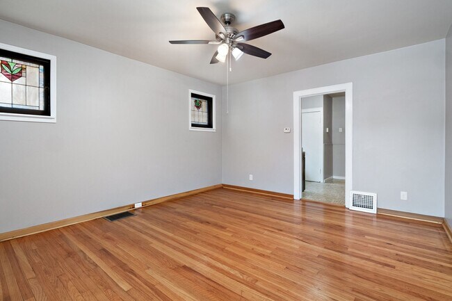 Building Photo - 6271-6273 Odell