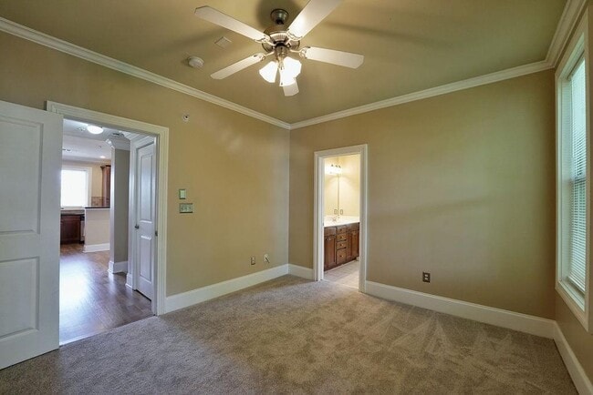 Building Photo - 307 Le Gran Bend