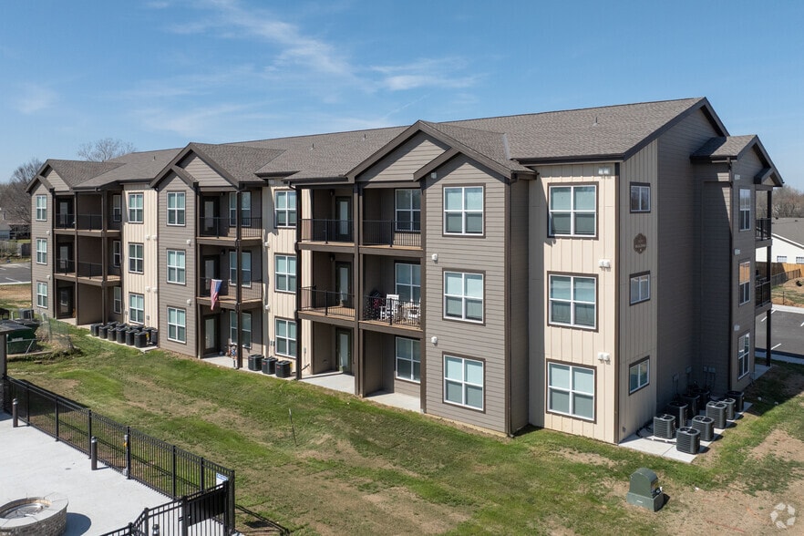 Alternate - The Lodge Apartments