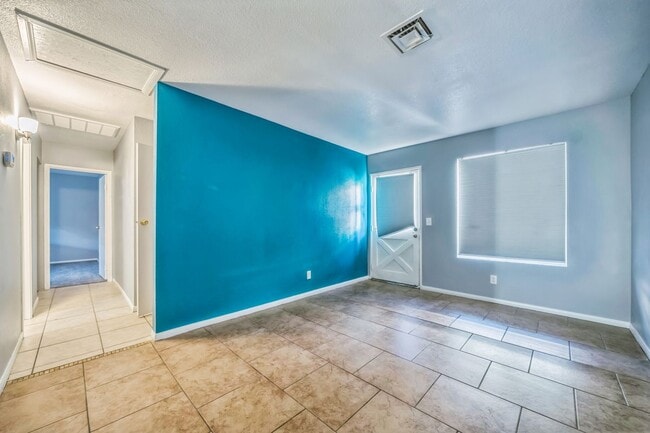 Building Photo - 3921 Torsby Pl