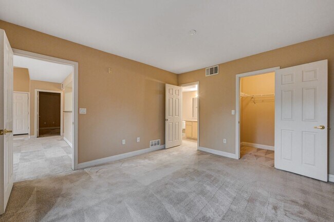 Building Photo - 8000 W Badura Ave