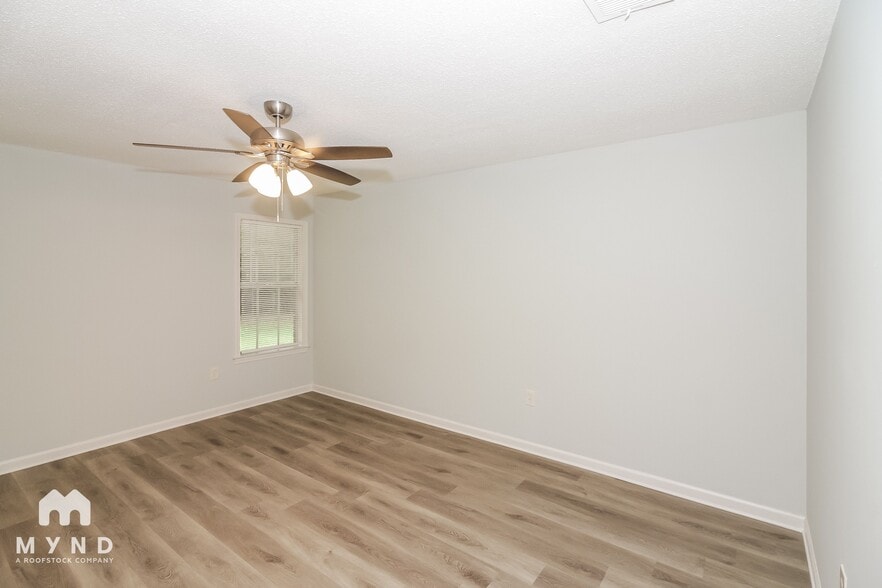 Building Photo - 6868 Rockbrook Dr