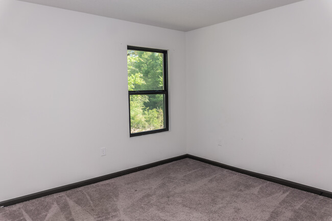 Building Photo - 3476 Sparco Dr