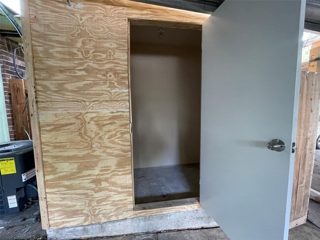 Building Photo - 4079 Young St