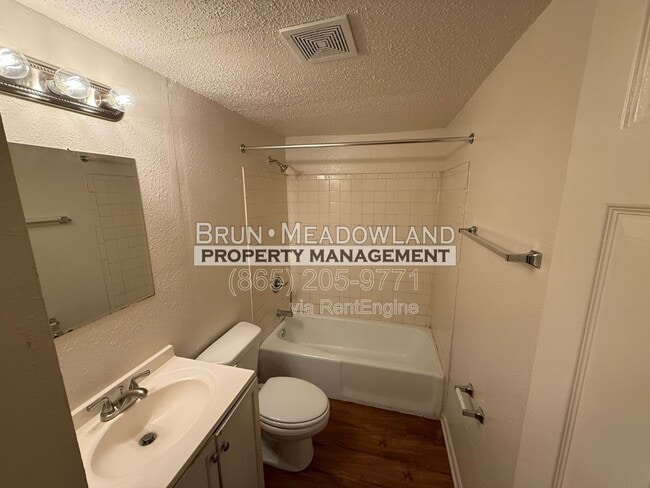 Building Photo - 436 E Red Bud Rd