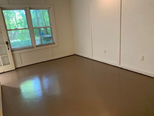 Building Photo - 612 Leawood Dr