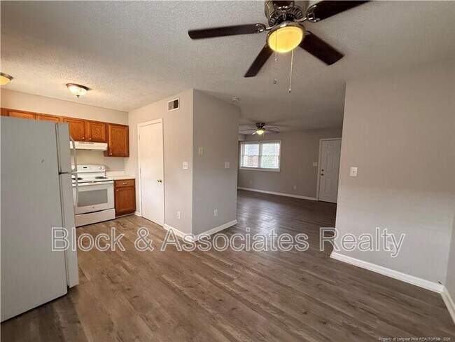 Building Photo - 713 North St