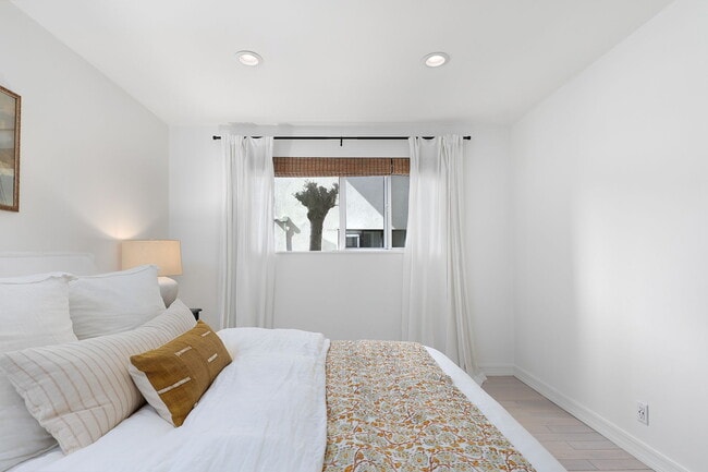 Building Photo - 11670 W Sunset Blvd