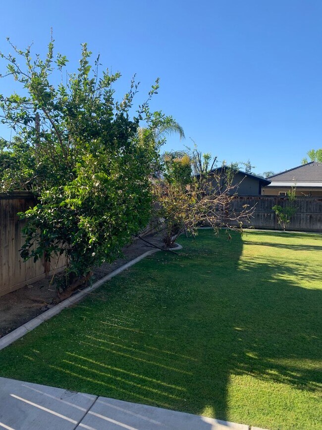 Building Photo - Spacious 4 Bed | 3 Bath Home in Southwest ...
