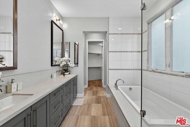 Building Photo - 12682 Millennium Dr